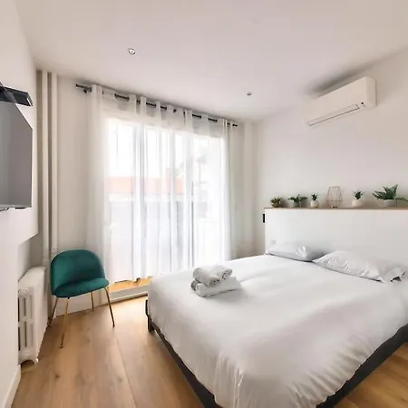 Appartement Superbe T2 Avec Terrasse A 5 Min Du Metro *