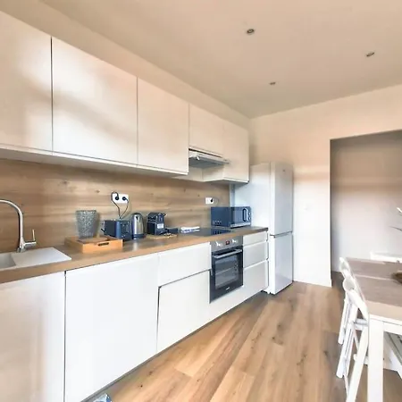Superbe T2 Avec Terrasse A 5 Min Du Metro Apartment *